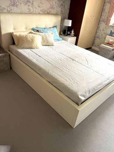 Boconcept king size bed frame - boconcept,